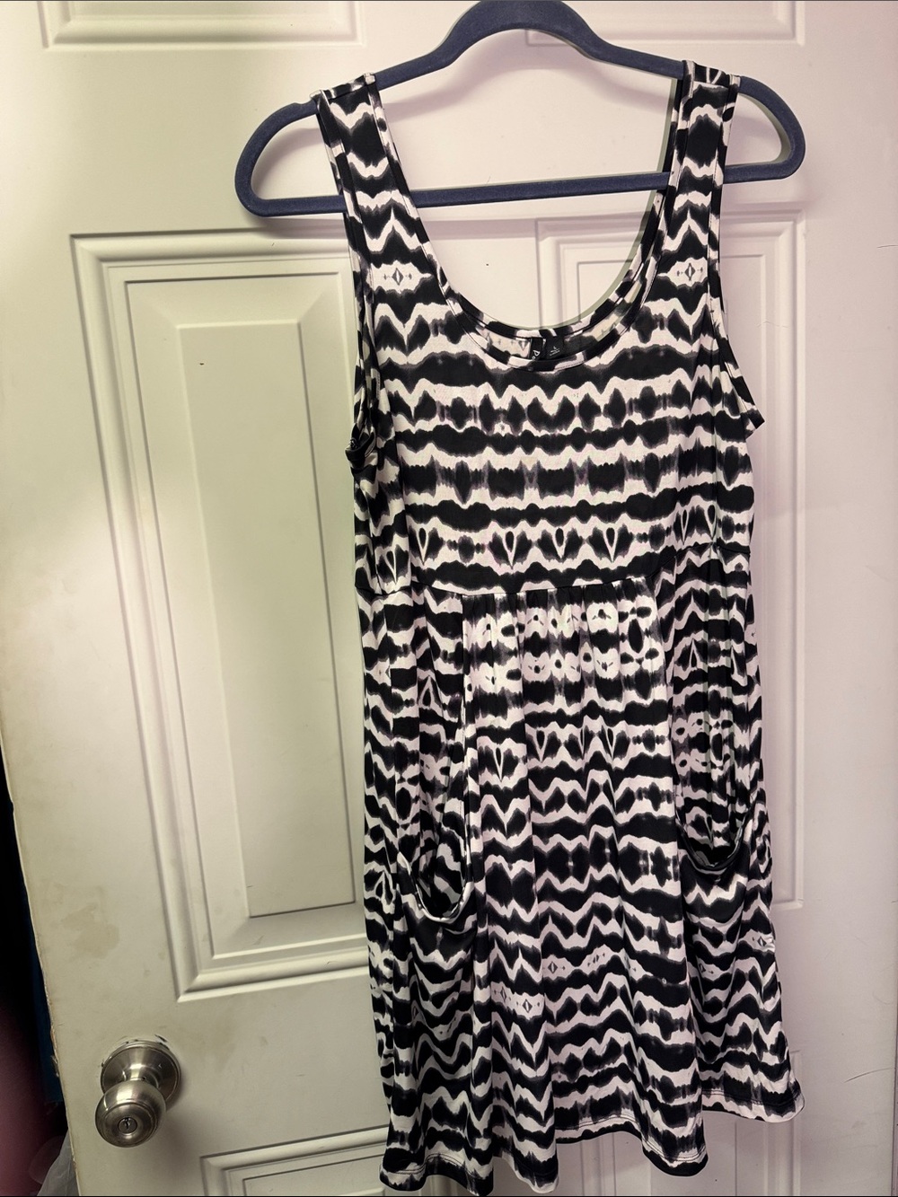 Black & White Tie-Dye Sleeveless Pocket Dress